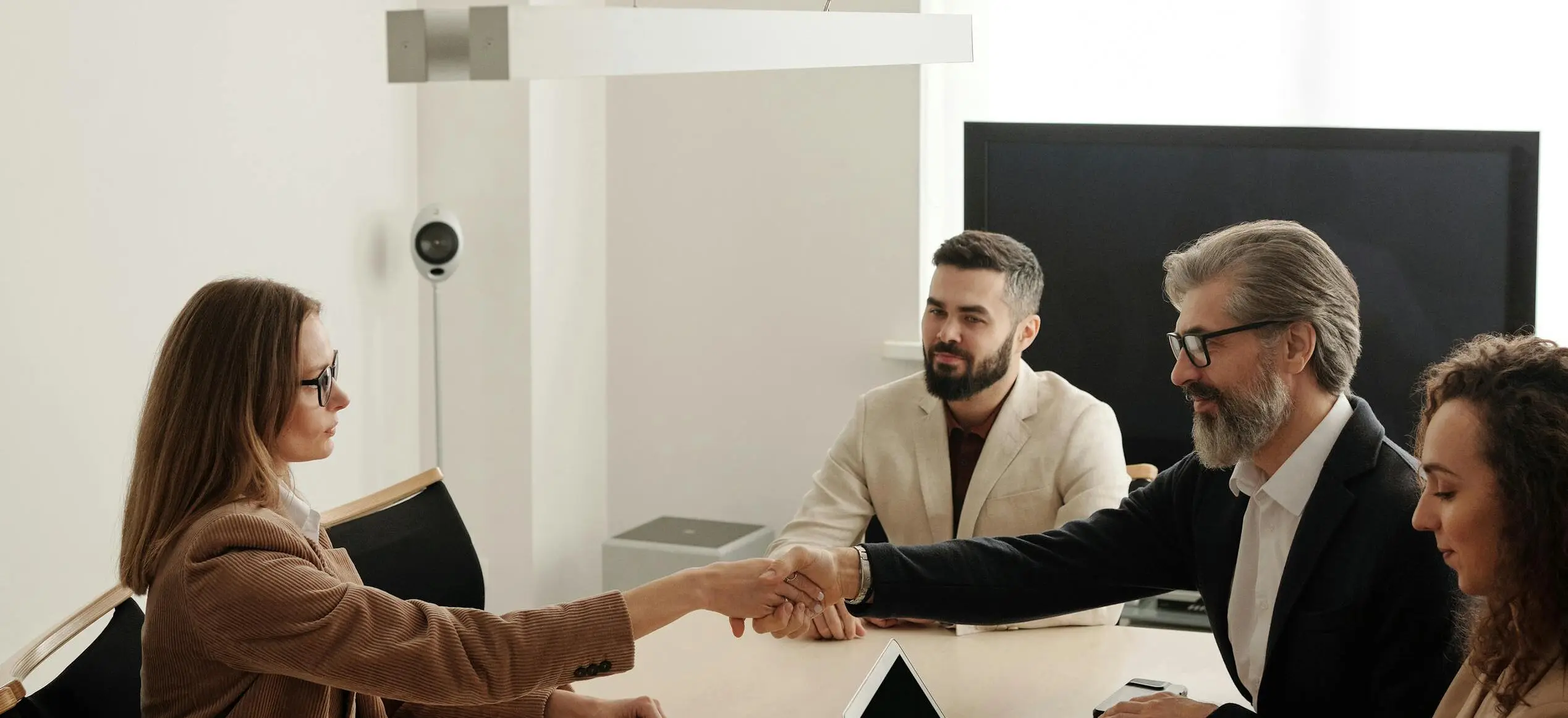 Dynamics 365 im Vergleich: Business Central vs. Finance & Supply Chain Management - Welches System passt zu Ihrem Unternehmen?
